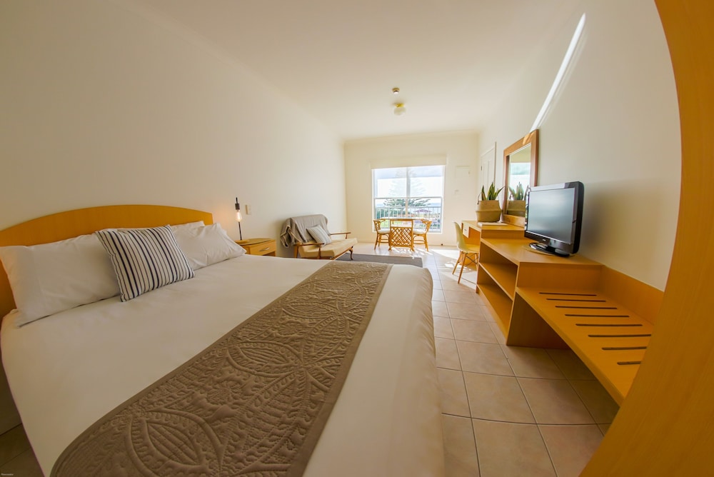 coast motel and apartments