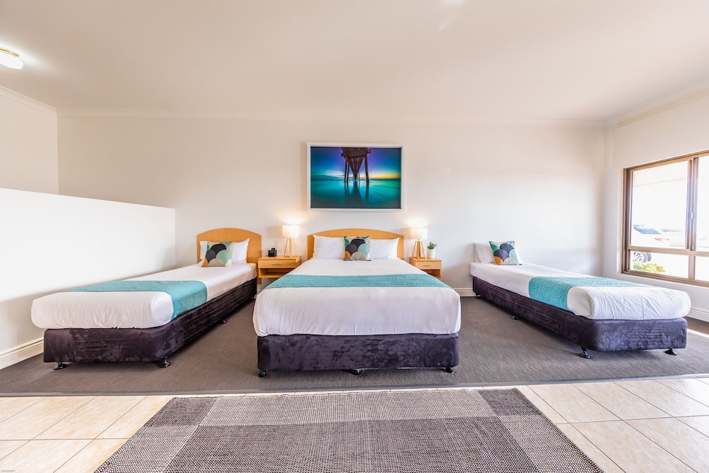 coast motel and apartments