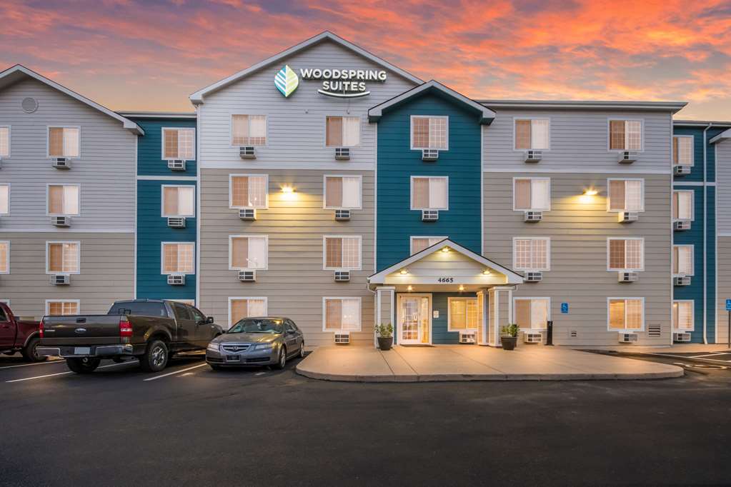 extended stay america select suites wichita south