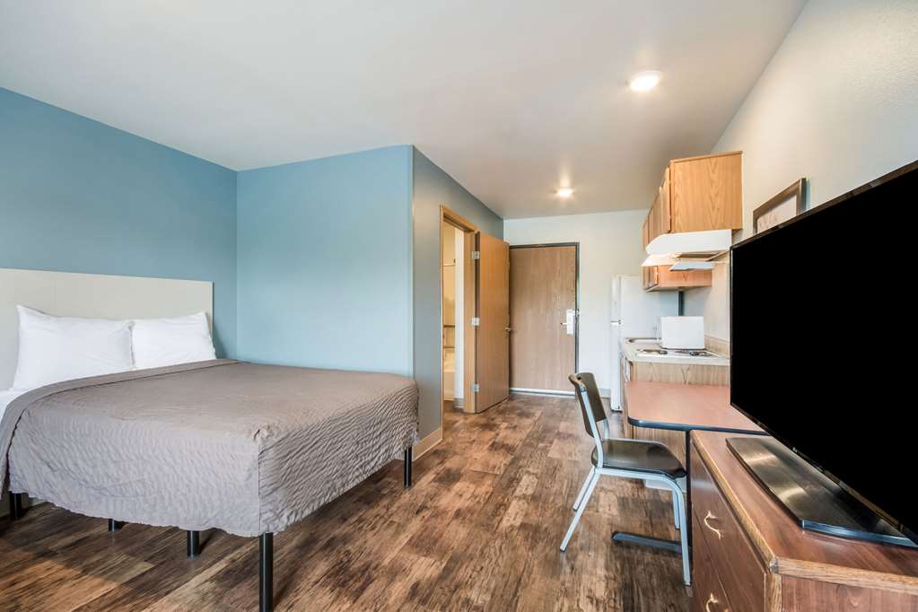extended stay america select suites wichita south
