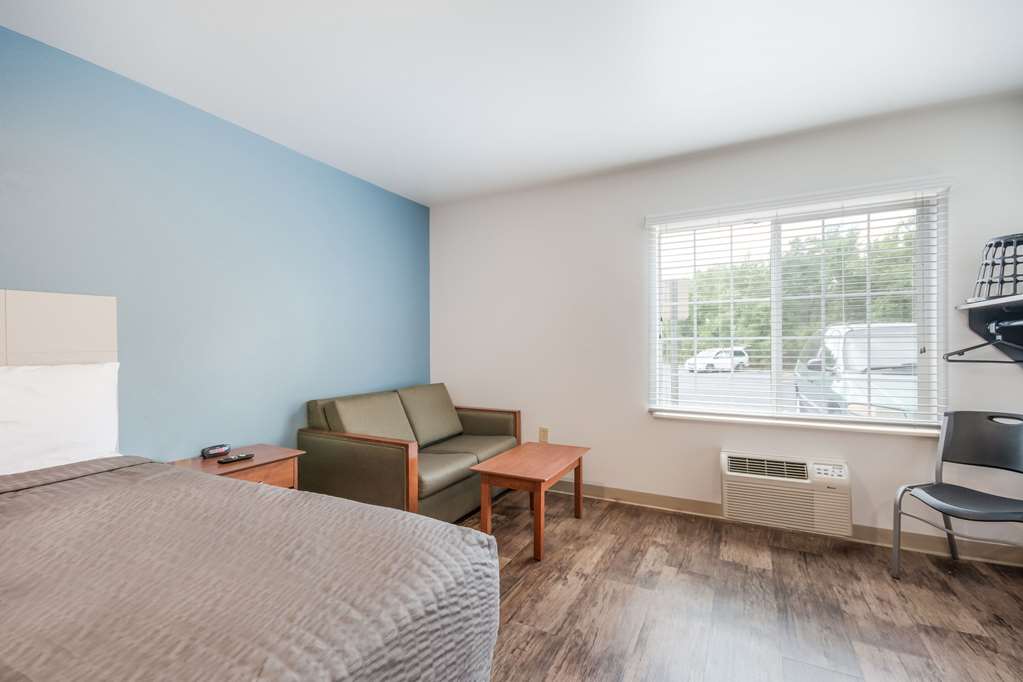 extended stay america select suites wichita south