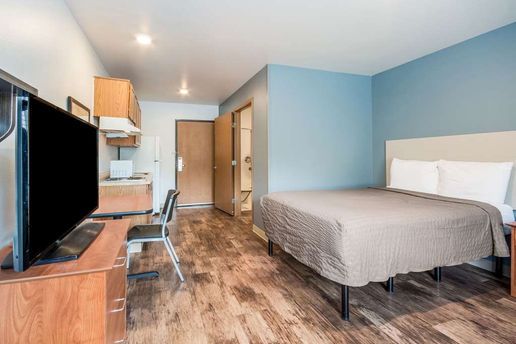 extended stay america select suites wichita south
