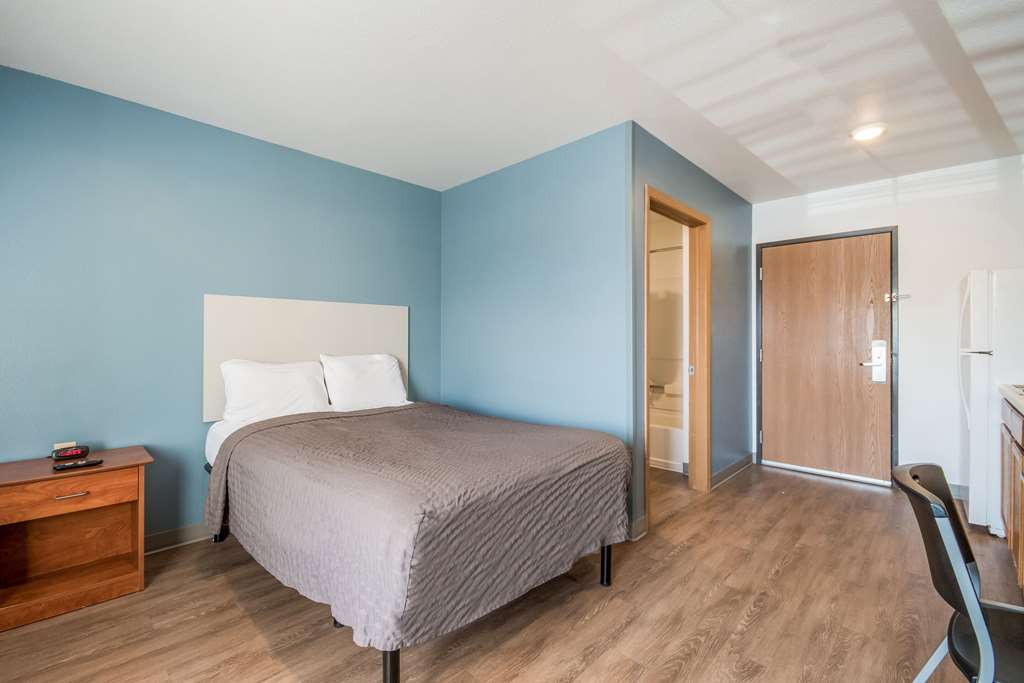 extended stay america select suites wichita south