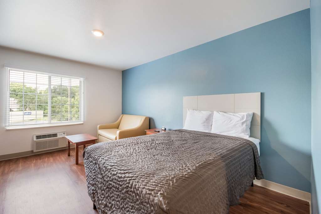 extended stay america select suites wichita south