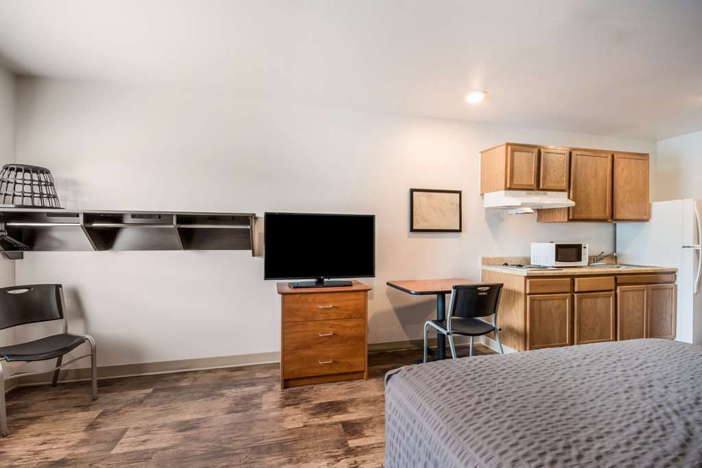 extended stay america select suites wichita south
