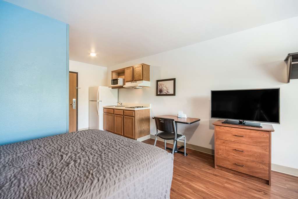 extended stay america select suites wichita south