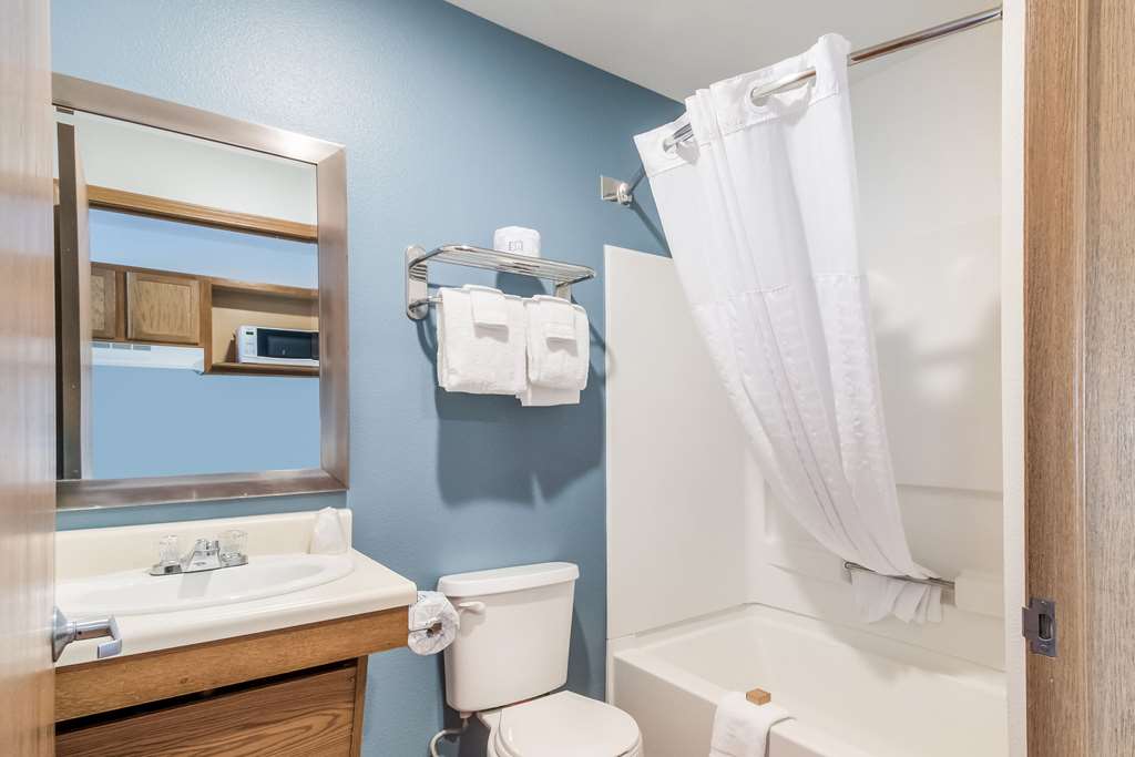 extended stay america select suites wichita south
