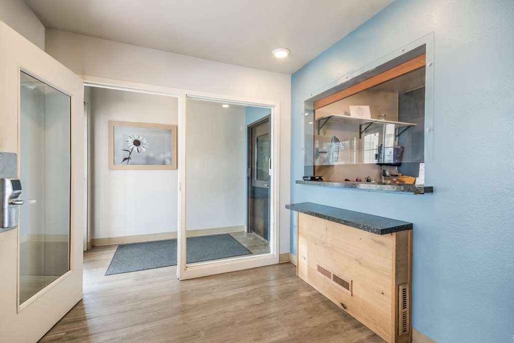 extended stay america select suites wichita south