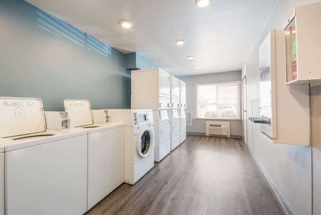 extended stay america select suites wichita south