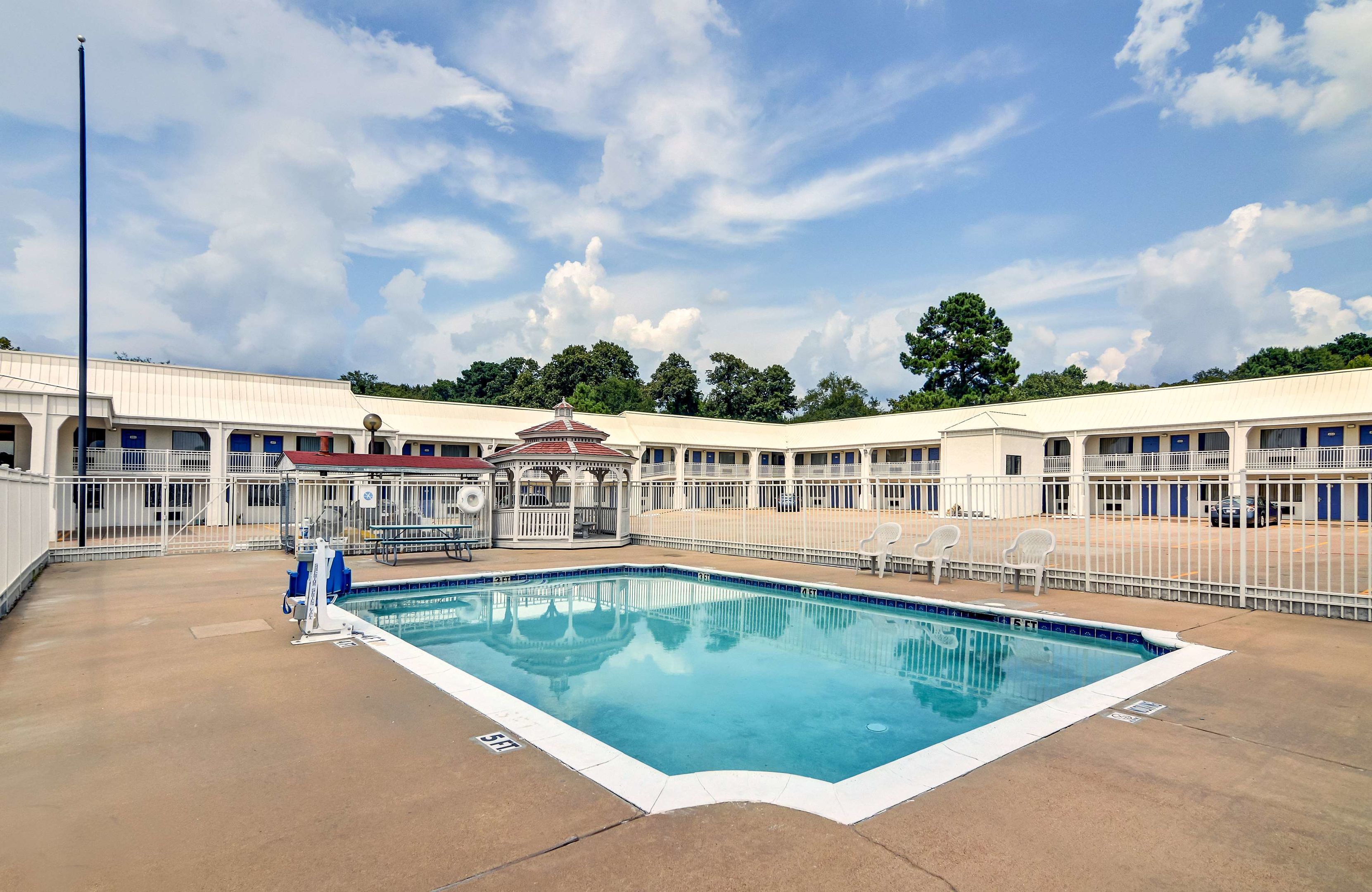 motel 6 lindale tx
