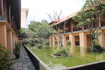 Laras Asri Resort And Spa,Salatiga>>Central Java,4 star