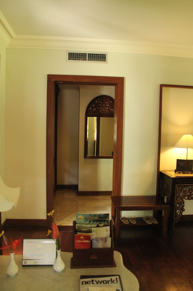 laras asri resort and spa