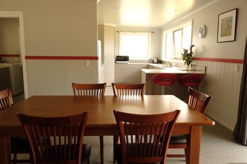 The Crays Accommodation,Strahan>>Queenstown,4 star