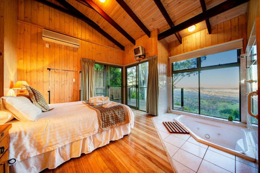 Treetops Seaview Montville,Queensland>>Montville,4 star