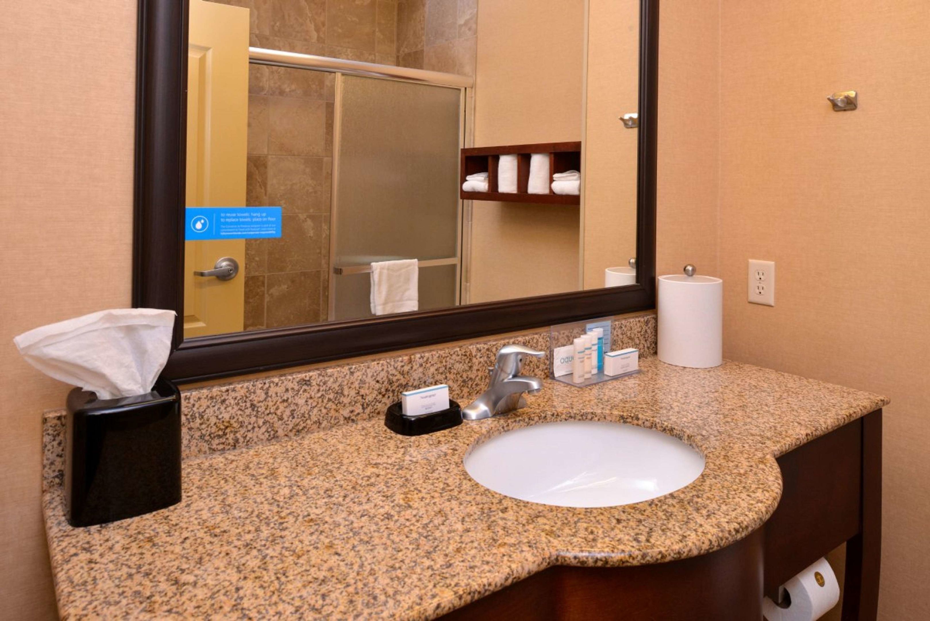 hampton inn by hilton lincoln