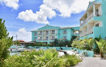 ocean breeze boutique hotel and marina