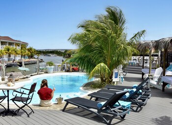 ocean breeze boutique hotel and marina