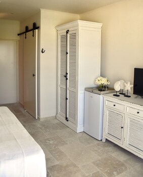 ocean breeze boutique hotel and marina