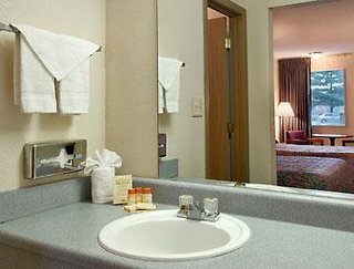 Days Inn By Wyndham Indianapolis East Post Road,Marion>>Indianapolis,2 star