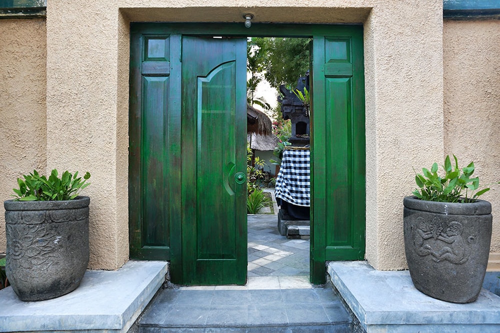 gajah biru bungalows