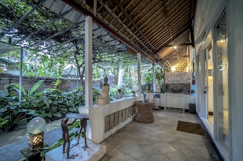 gajah biru bungalows