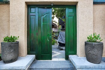 gajah biru bungalows