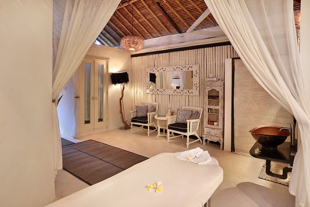 gajah biru bungalows