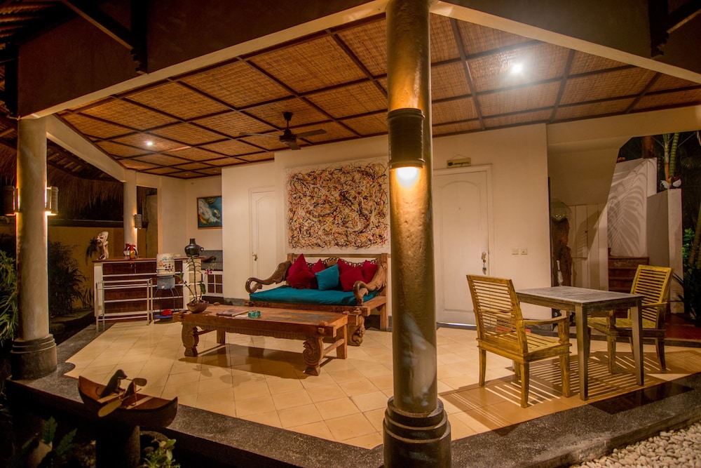 gajah biru bungalows