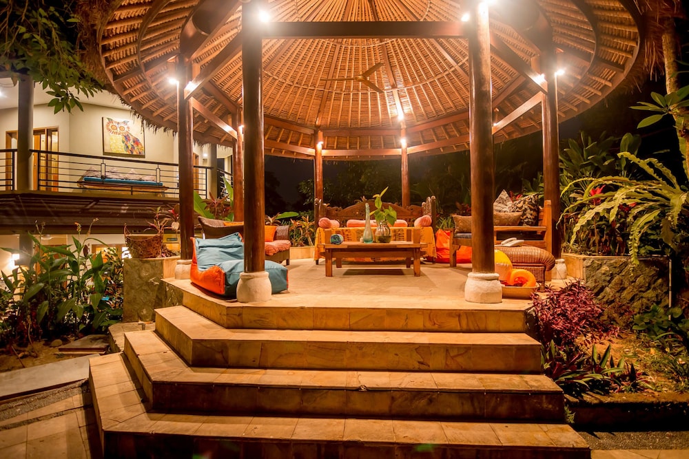 gajah biru bungalows