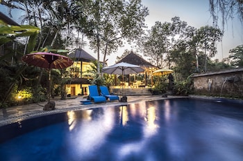 gajah biru bungalows