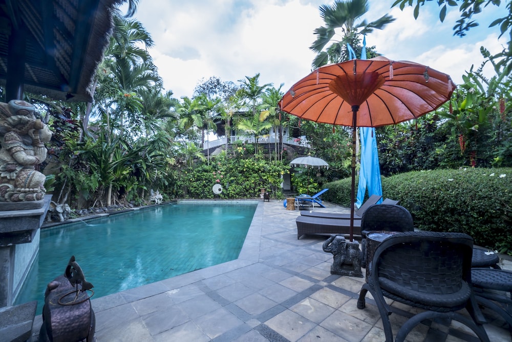 gajah biru bungalows