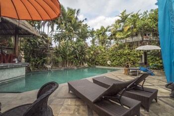 gajah biru bungalows