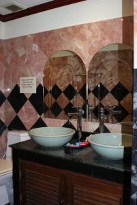 prince edouard apartment and resort