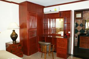 prince edouard apartment and resort