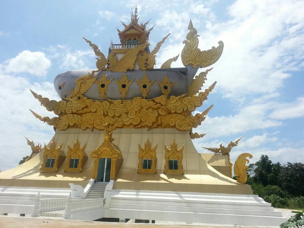 namkhong riverside hotel chiang rai