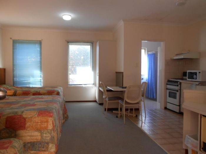 augustas georgiana molloy motel