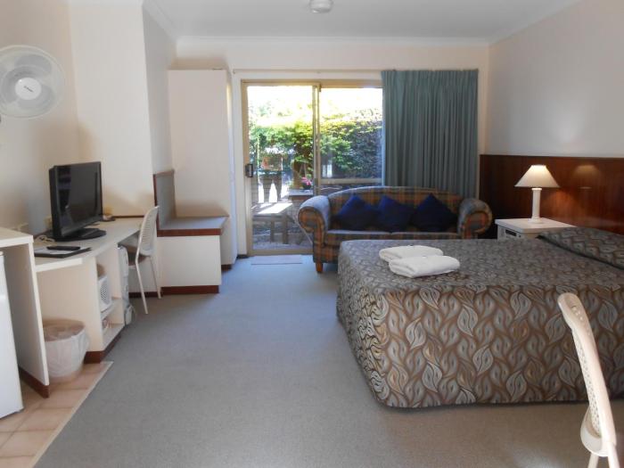 augustas georgiana molloy motel