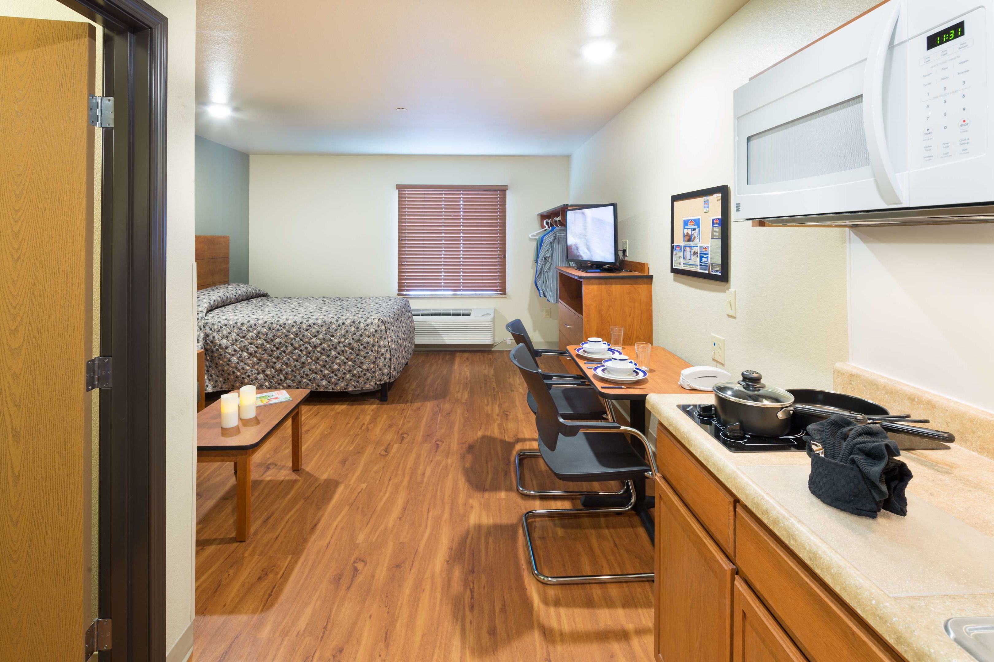 extended stay america select suites mobile i 65