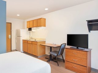 extended stay america select suites fort myers northeast