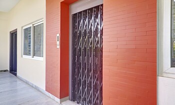 treebo trend lavish palms