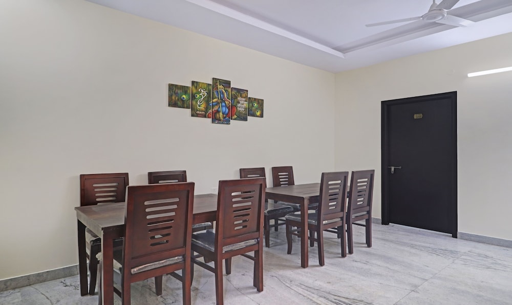 treebo trend lavish palms