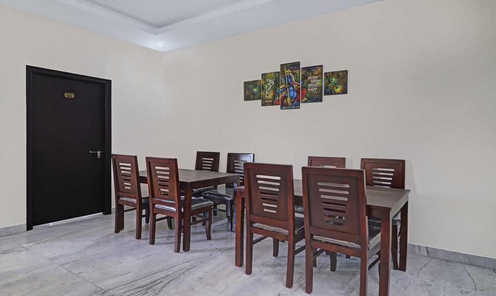 treebo trend lavish palms