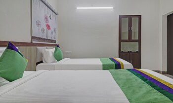 treebo trend lavish palms