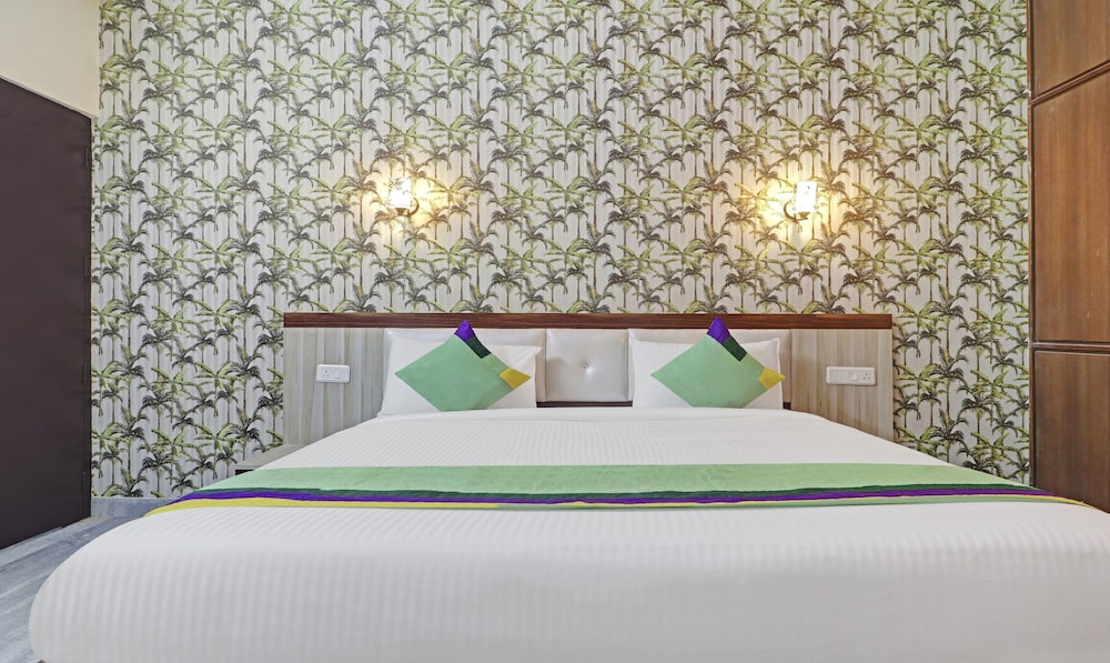 treebo trend lavish palms