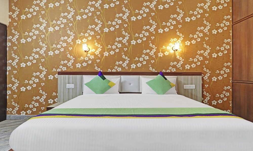 treebo trend lavish palms