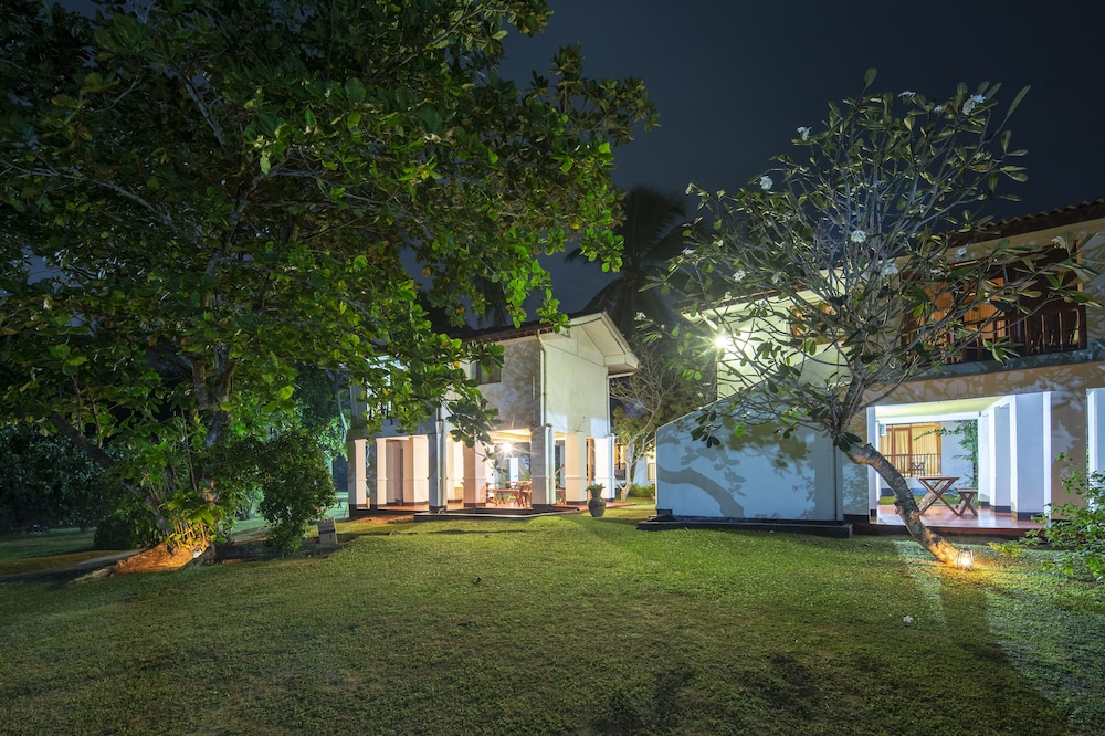 palm beach inn and sea shells cabanas