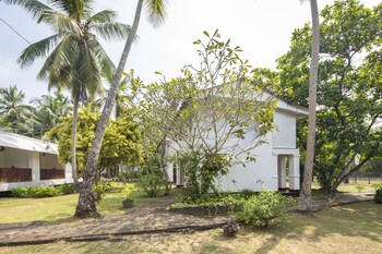 palm beach inn and sea shells cabanas