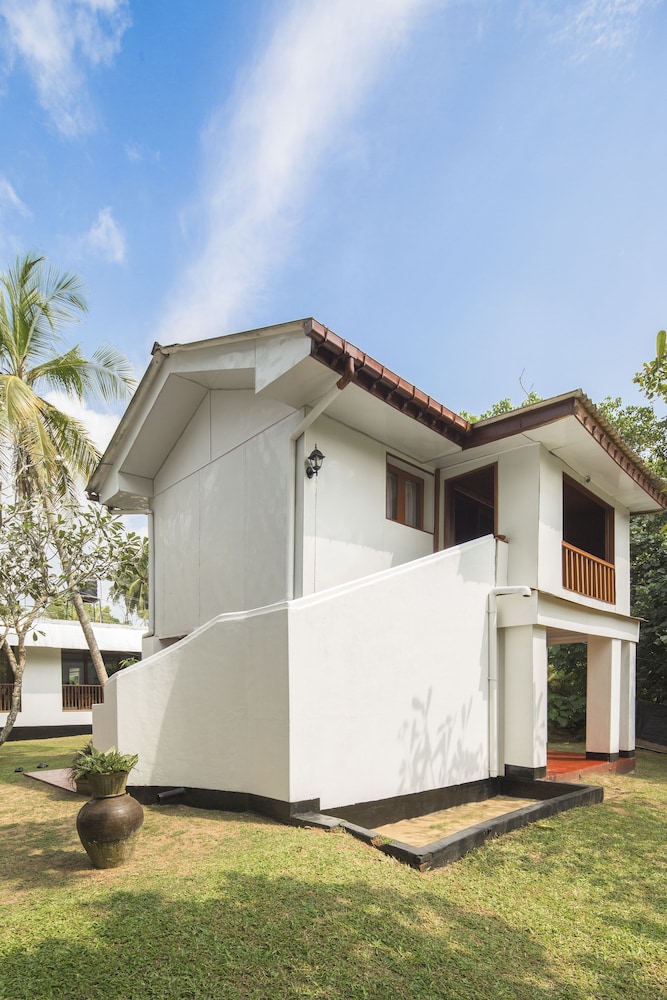 palm beach inn and sea shells cabanas