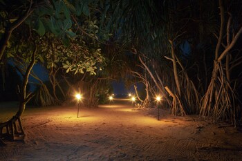palm beach inn and sea shells cabanas