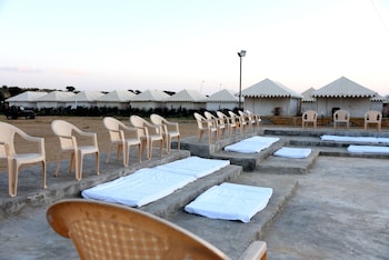 desert over night camp and resort